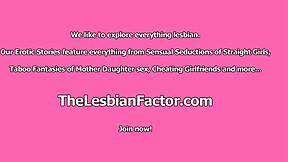 カレッジの女の子が可愛い顔に熱い精液ぶっかけられた！