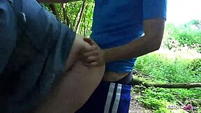 Дебела немска студентка хваната да пишка в парка и чукана в горещ трийсам