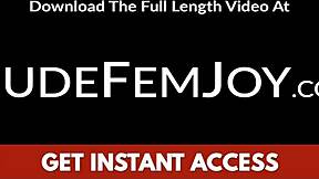 Chuda Sade Mare uwodzi z nogami szeroko rozłożonymi w solo