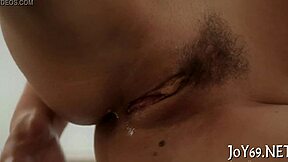 Solo tjej pratar om att gnida sin känsliga plats