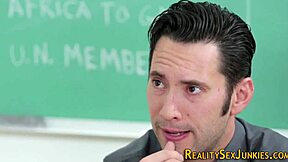 สาวป๊อปสตาร์วัยรุ่น 18+ ได้น้ำเงี่ยนหลังดูดแรง