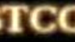 Adolescente sola 18+ se explora con juguete vibrador