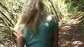 эй, хочешь посмотреть на эту миниатюрную 18+ девушку 18+ дрочащую себя на улице - маленькую 18+ летнюю?