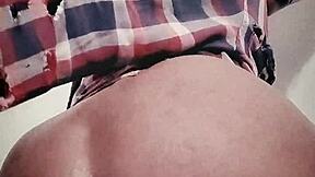 よぉ、シッシー・エボニー・フェムボーイ・タヴァイアス・デショーン、今夜俺の巨大黒チンポに乗ってくれない？