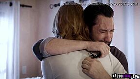 A barát megkéri a barátnőjét, hogy vidítsa fel a magányos apját