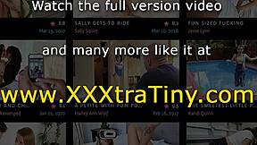 Малки тийнейджърки 18+ делят огромен кур в див тройка