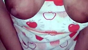 Pinay Milf Daje Się Mocno Wyruchać w Ciasną Cipkę. Amatorska Para Cieszy Się Intensywnym Creampie.