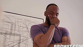 ¡Jovan Jordan Atrapa a Emma Rosie Jugando Sola y La Folla Duro!