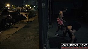 Hukum Dia Sekarang! Masturbasi Publik Petite Outdoor Tarik Perhatian Gila Cowok