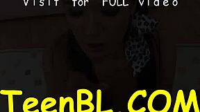 עקרת בית בשלה כורעת לזין שחור