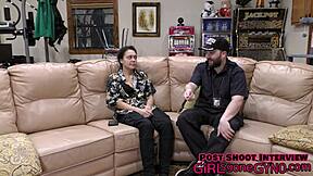 Dokter Pria Masuk Ruangan Untuk Pendapat Kedua Pada Pasien Wanita Telanjang di girlsgonegyno com