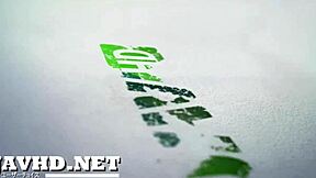 Японска тийн 18+ се гмурка в диви сексуални приключения с аматьорски партньори в интензивни сцени