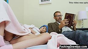 Tinejdžerka iznenađena podmuklim posinim dedom u ranojutarnjem susretu