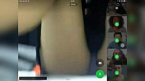 Cewek pamer tete besar Indonesia santai. Hari biasa pamer aja!