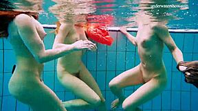 avenna swimming with nina and marketa