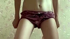 Jonge 18+ studente hier, wil je vies spelen? Vertel je stoutste fantasieën nu!