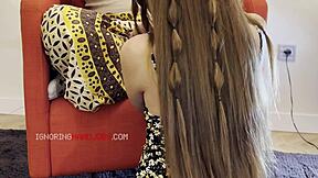 Yo, yoga öğretmeni özel telefonda yavaş el işi yapıyor! 😘