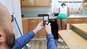 היי משרתת פני ברבר, מוכנה לשרת אותי עכשיו?