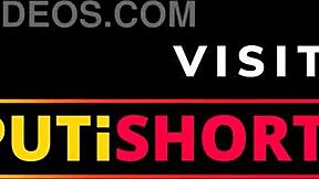 私の濡れたマンコ見て、今すぐキスして！