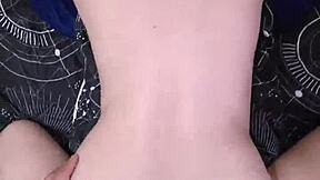 она сказала, что ее тугая жопа умоляет о твердом члене внутри