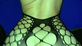 金发美女大屁股，内衣里怎么在BBC上射精？！