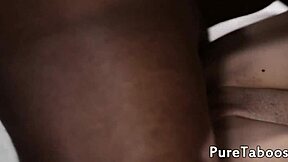 ابنة الزوج تركب زب أسود كبير في مشهد جنسي جامد!