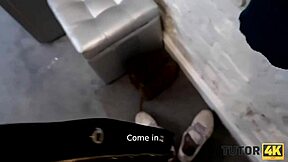 Yo, Tutor4k-Milf im offiziellen Anzug treibt jungen 18+-Kerl wild zum Ficken! 😜