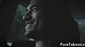 Вау! Групи трахают жестко двое участников группы в дикой акции