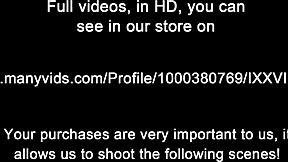 Schöne 18+ Teen Ananta Shakti streckt lange Beine in Yoga-Session