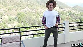 Remaja Montok 18+ Penelope Kay Ngentot Kontol Besar Tukang Kebun di Depan Ayah Tiri