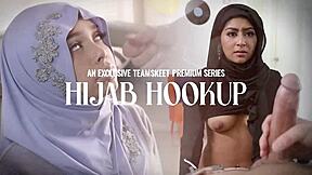 צעירה חורגת הרוסה אחרי הפסד בהימור ויניקה לאח חורג