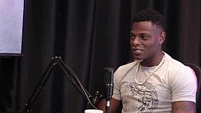 ウィル・マストロがシースルーレッドランジェリーで輝く！