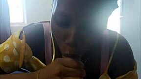 Сладкая тинейджерка 18+ в белье берет большой член в мокрый рот!