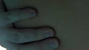 Justin Sane pieprzy gwiazdę porno Bailey Brooke w basenie, wypełniając jej cipkę kapiącą spermą