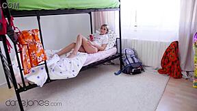 Приятелят на Рика Фейн трябва да свършва 3 пъти дневно, ух, свирка и крем пай в душа