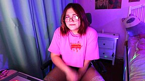 เฮ้ย สาวน้อย ดูฉันครางด้วยไวเบรเตอร์บนเว็บแคมคืนนี้!