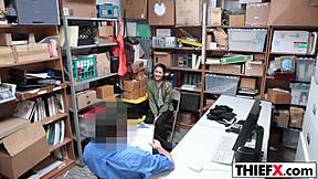 Jade Noir โดนจับขโมยในโรงรถ! อยากดูเธอดูดเพื่ออิสรภาพ?