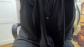 يا إلهي، فتاة 18+ في جوارب لها هزة جنسية نابضة مجنونة، لا تستطيع حتى!