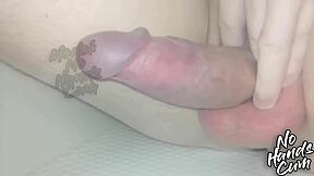 哇，自拍我色哥哥的大鸡巴水下高潮特写！🔥