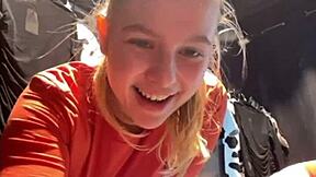 Waouh ! Baise extrême en cabine d'essayage !