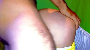 Mi vecina caliente vino por azúcar y se le llenó el culo enorme