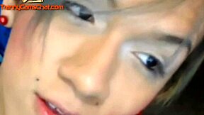 Erittäin kuuma siisti tranny-poika esittelee itseään!