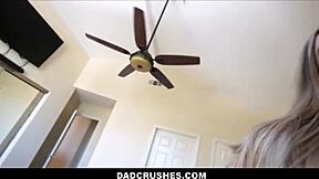 Linda Pequeña Hijastra de 18+ Cierra Trato Sexual con Padrastro por Vaso Roto en POV - Molly Little