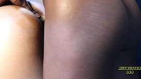 肥美阴道紧握硬鸡巴直到凌乱的射精溢出