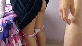 Colegiala öğretmenle ısınır, ilk kez semen tadıyor ev yapımı