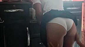 Chica mexicana entrega culo apretado por primera vez en acción amateur hardcore