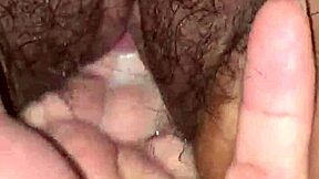 كس لاتينية صديقة كريمي أشعر مبلل من إصبع قوي