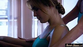 Η θετοθυγατέρα γαμάται σκληρά μετά τη γιόγκα