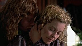 Greta Scacchi loistaa höyryisissä retro-kohtauksissa elokuvasta The Red 1998. Puhtasta vintage-lämpöä!