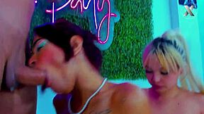 Posłuszna młoda 18+ duszona kutami i mocno uderzana